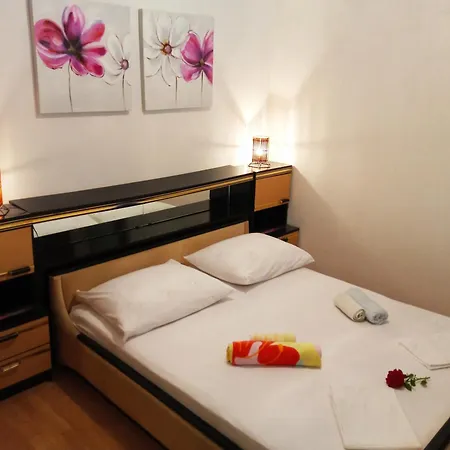 Anita Guest house Sumartin